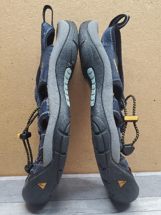 Keen Navy Blue Straps with Yellow Accents H2 Water Sandal   Size 6 main image 6